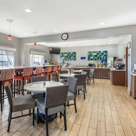 Best Western Club House Inn & Suites Mineral Wells Bagian luar foto
