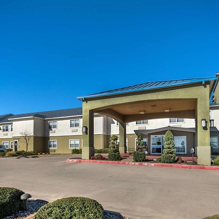 Best Western Club House Inn & Suites Mineral Wells Bagian luar foto