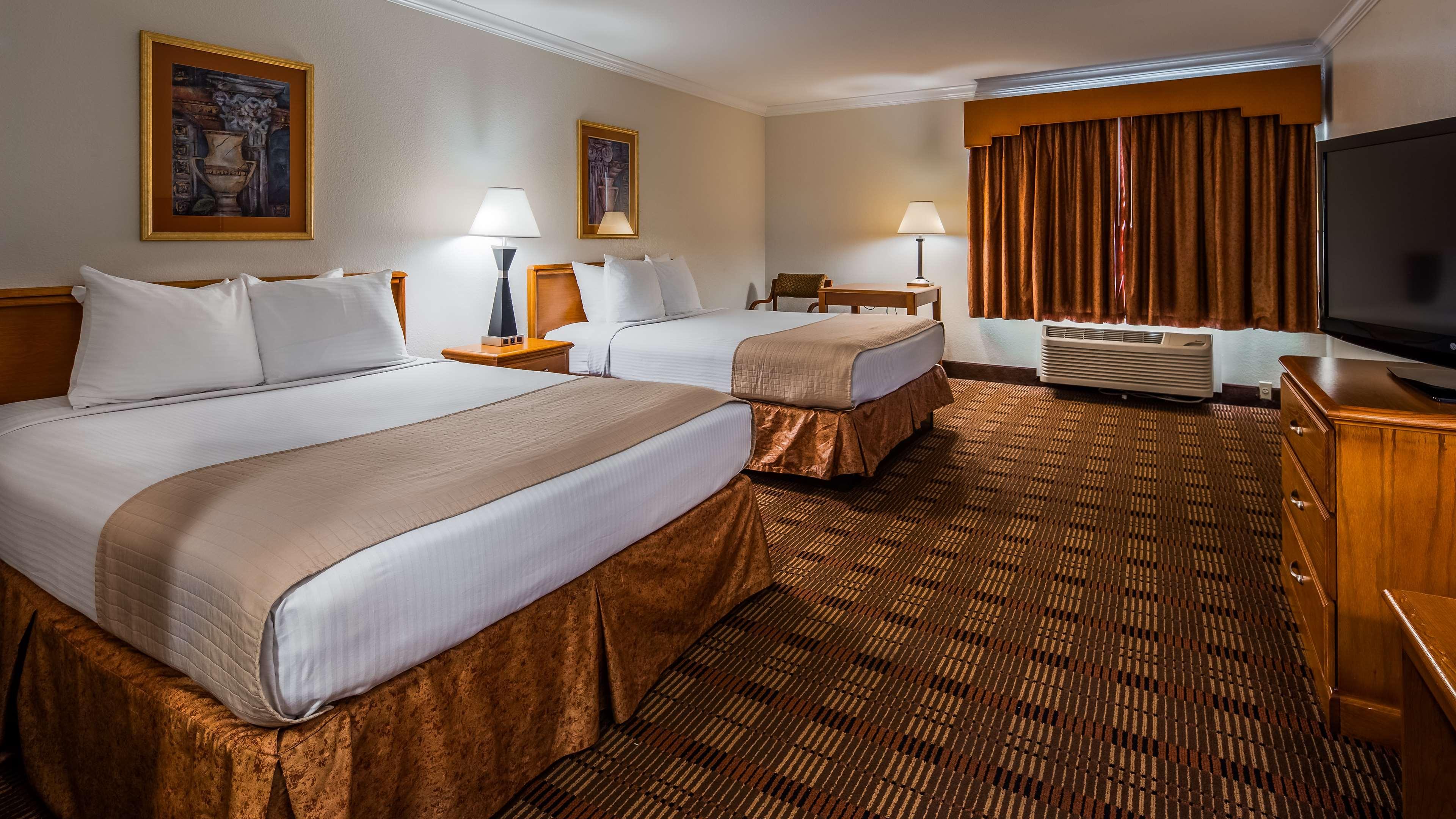 Best Western Club House Inn & Suites Mineral Wells Bagian luar foto