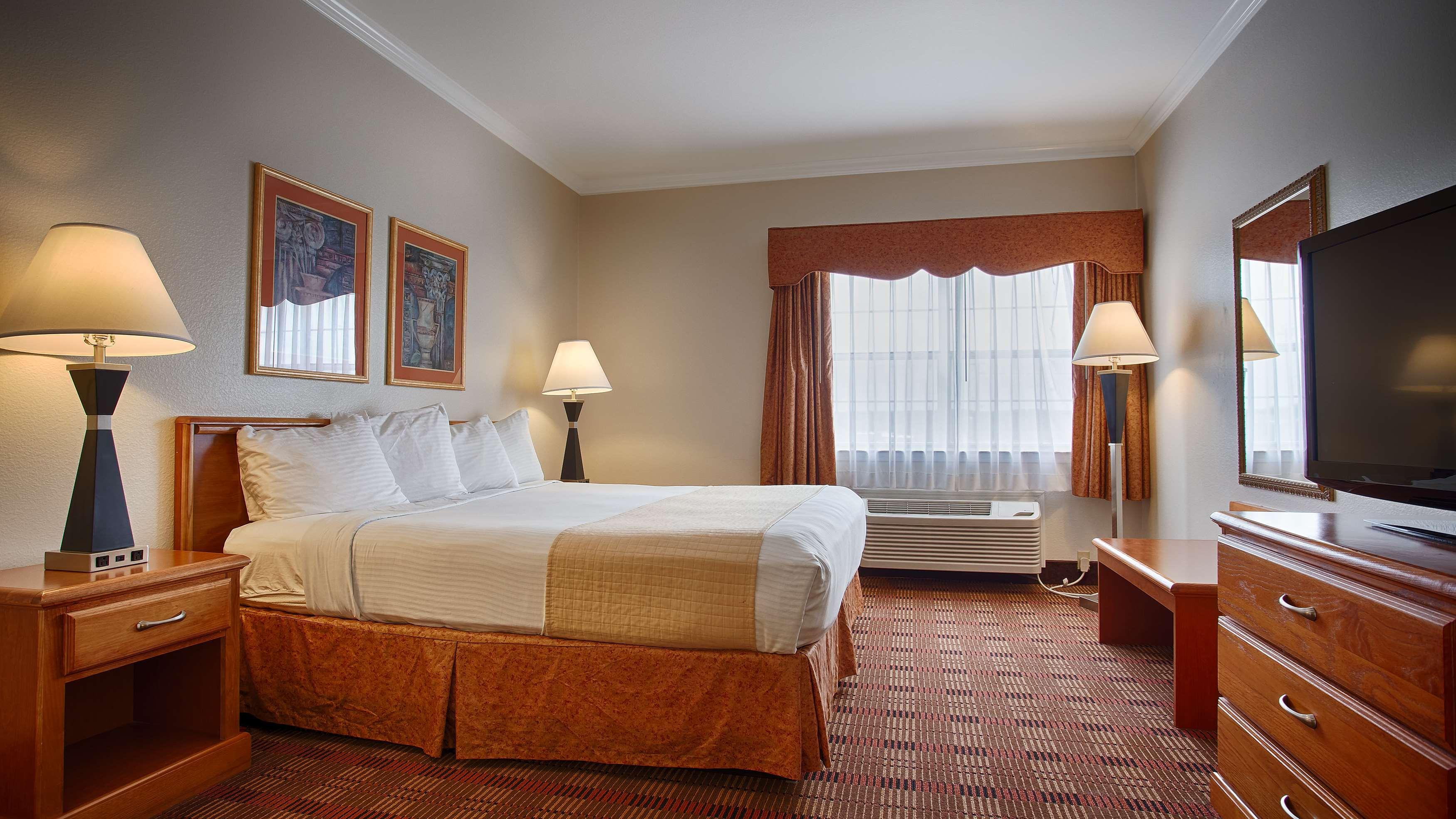 Best Western Club House Inn & Suites Mineral Wells Bagian luar foto