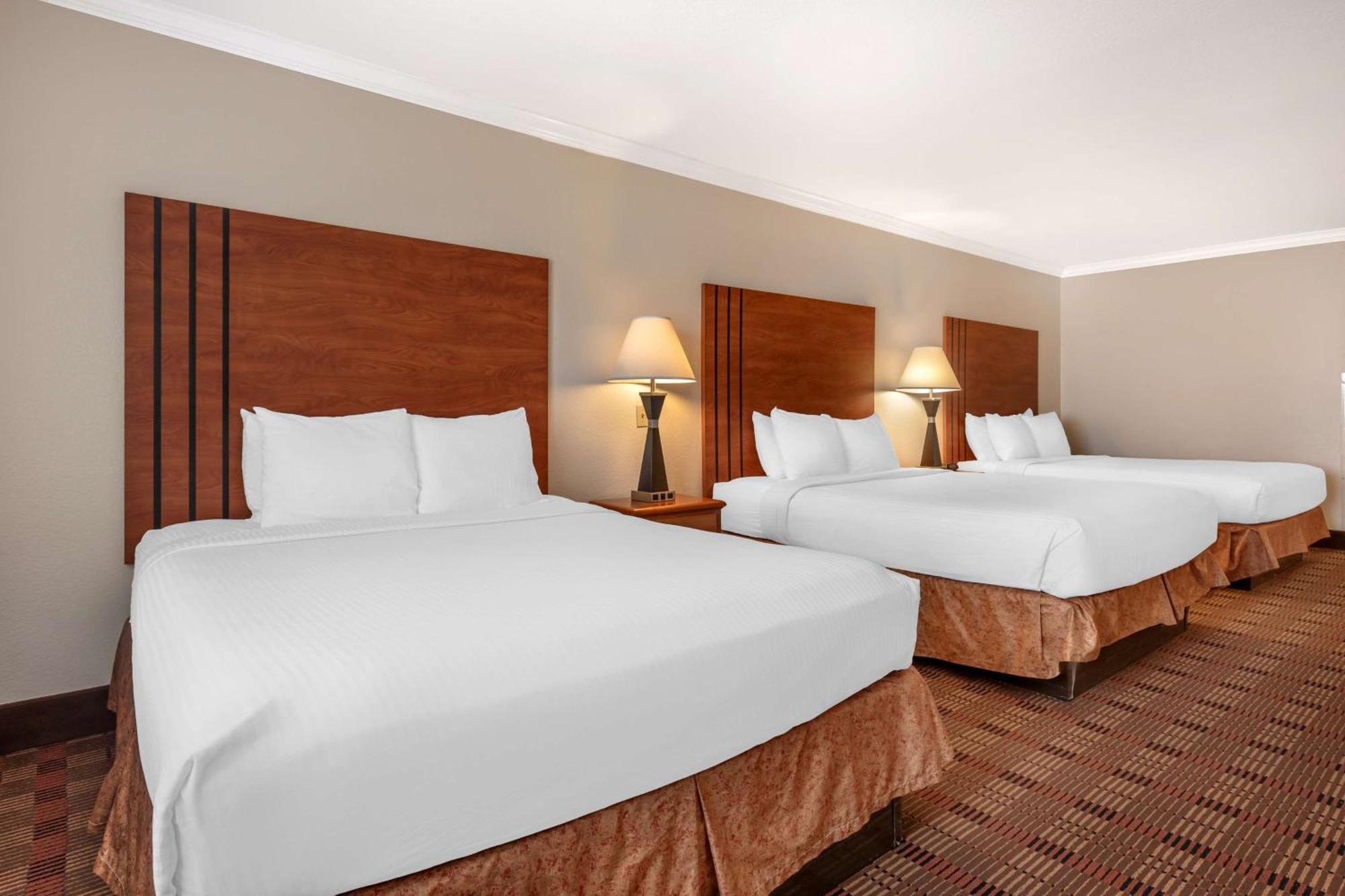 Best Western Club House Inn & Suites Mineral Wells Bagian luar foto
