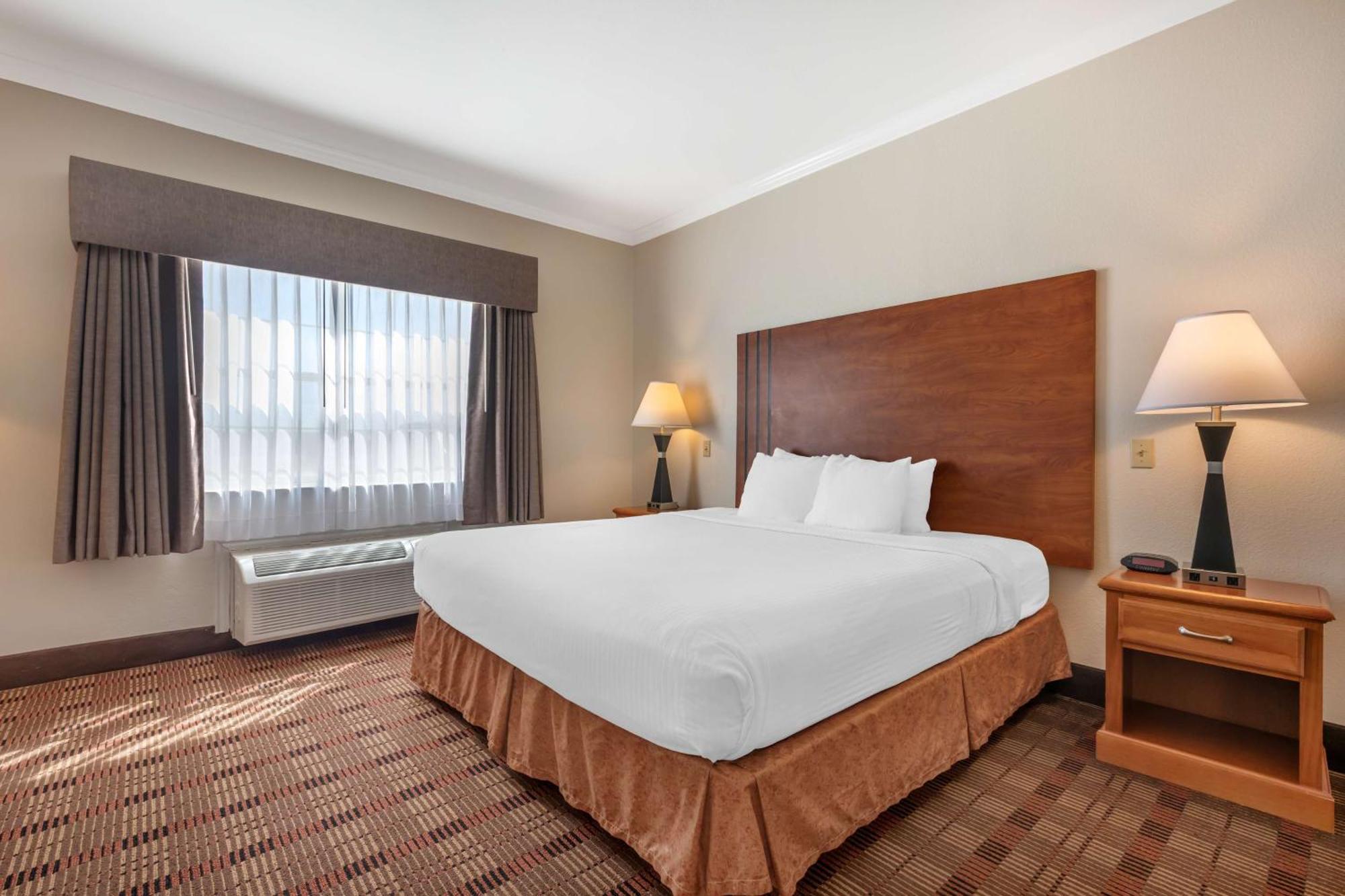 Best Western Club House Inn & Suites Mineral Wells Bagian luar foto