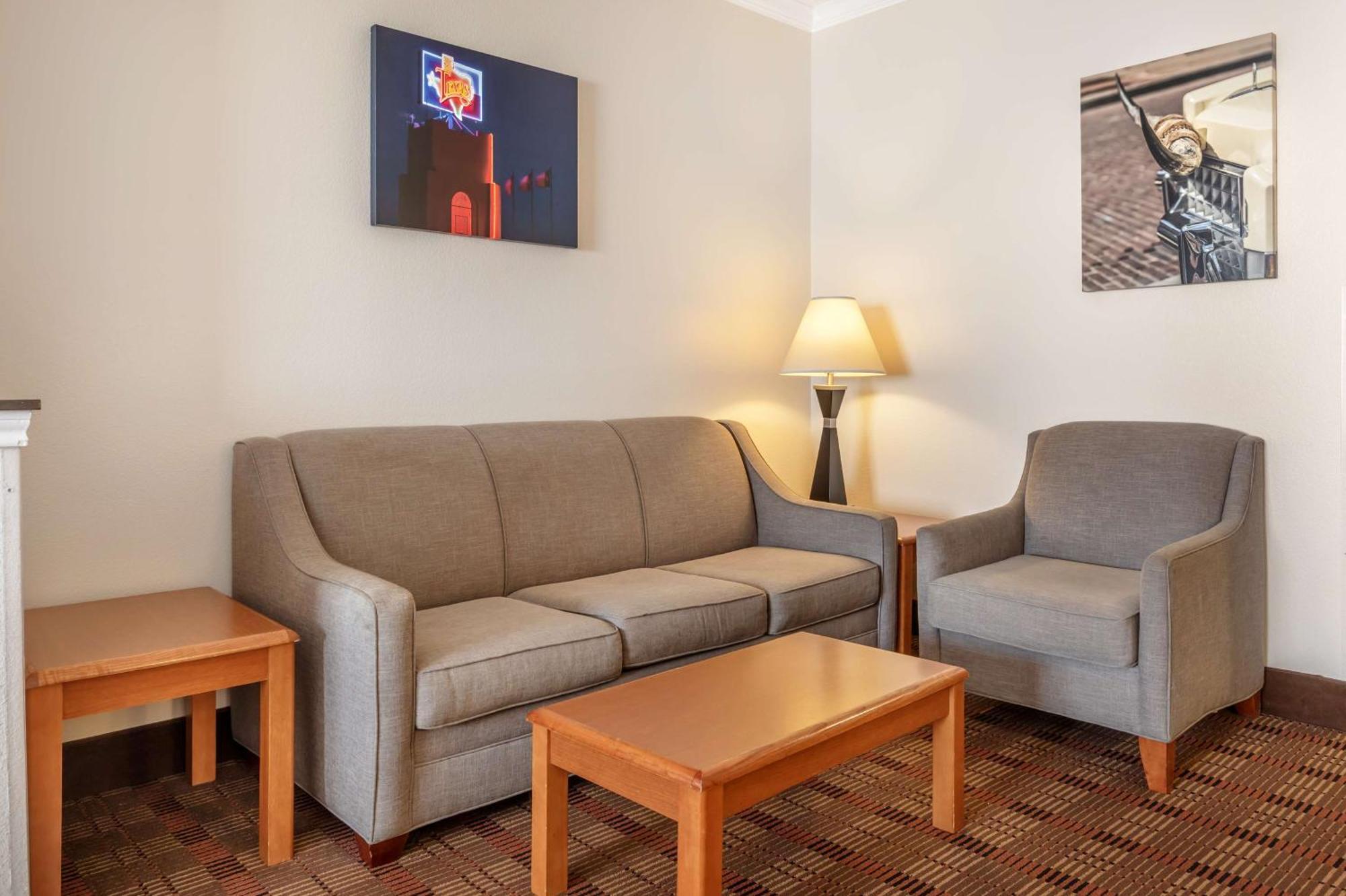 Best Western Club House Inn & Suites Mineral Wells Bagian luar foto