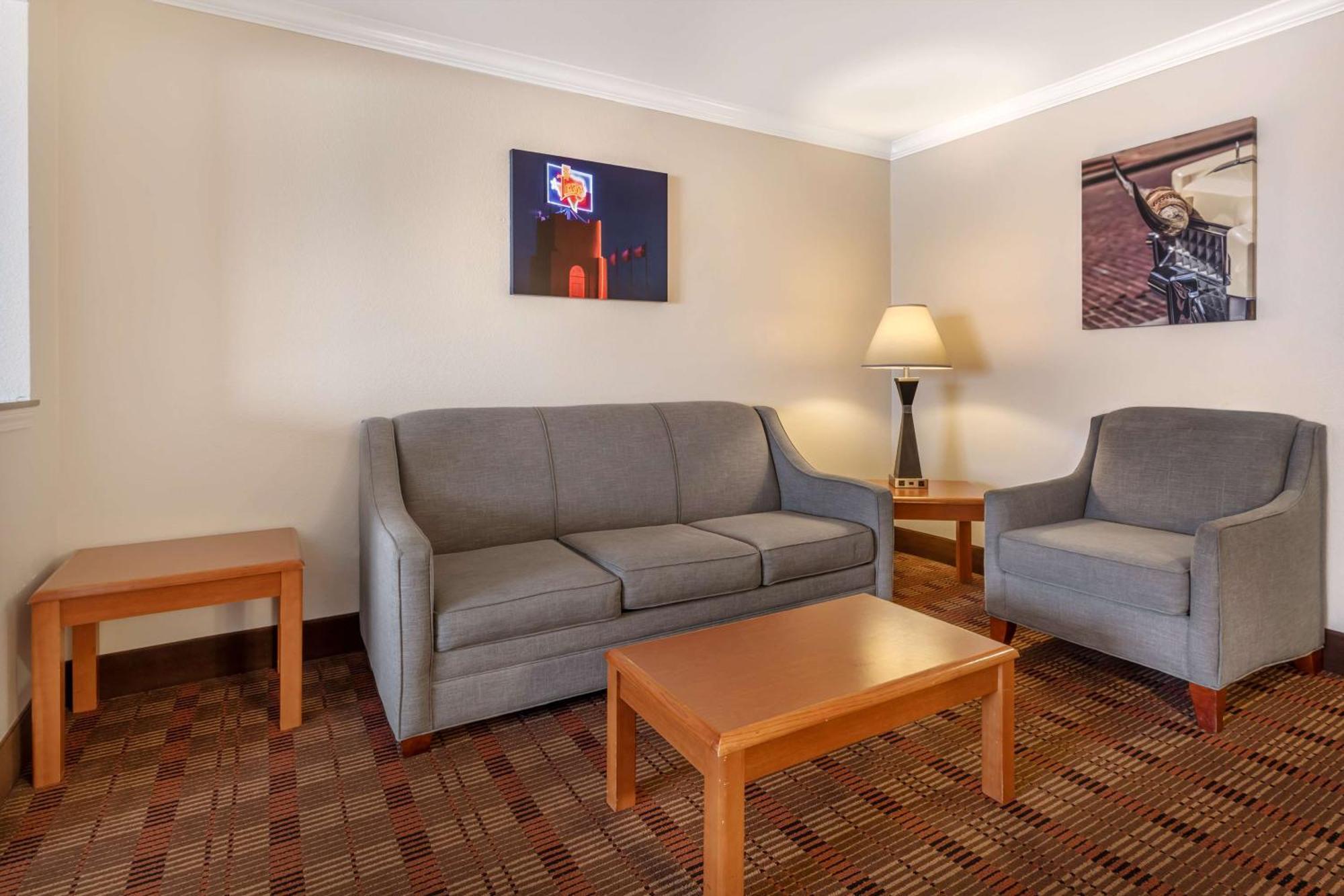 Best Western Club House Inn & Suites Mineral Wells Bagian luar foto