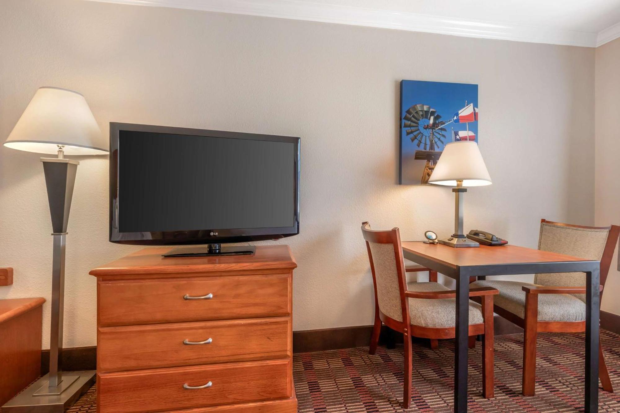 Best Western Club House Inn & Suites Mineral Wells Bagian luar foto