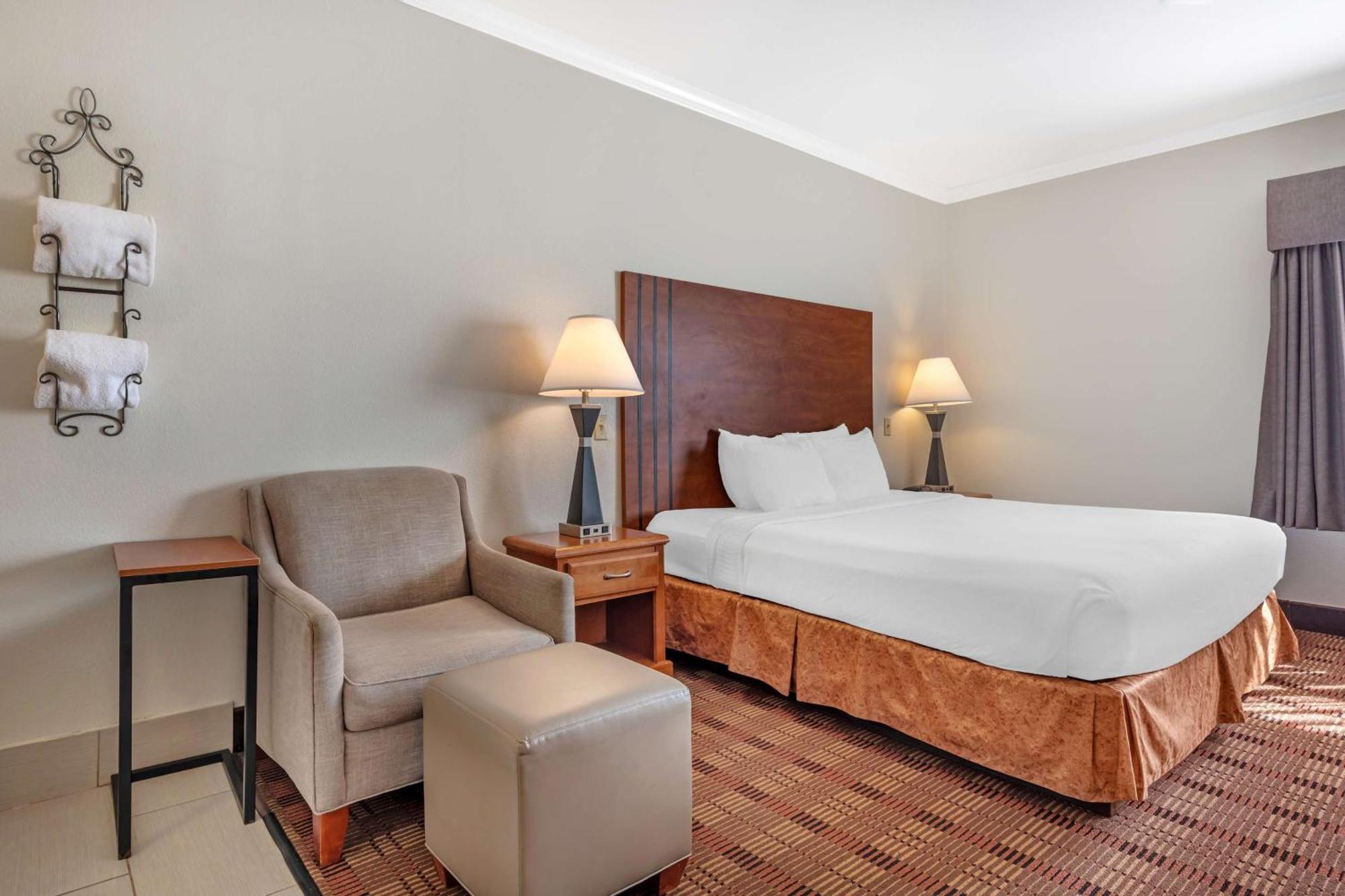 Best Western Club House Inn & Suites Mineral Wells Bagian luar foto