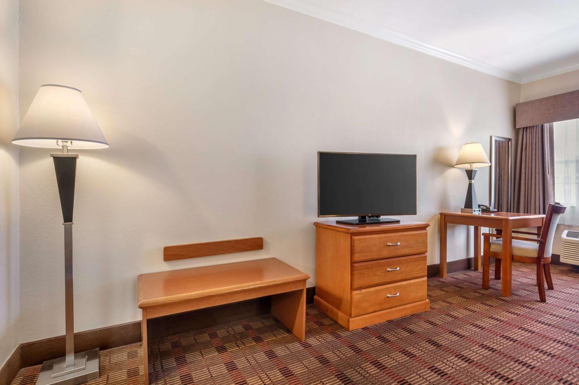 Best Western Club House Inn & Suites Mineral Wells Bagian luar foto